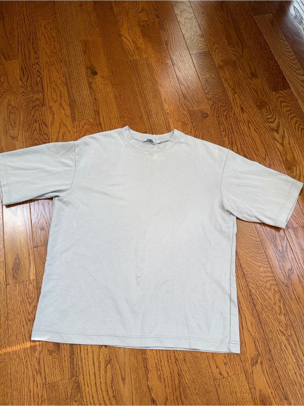 Uniqlo Men's Crewneck Short Sleeve T-Shirt in Light Gray
